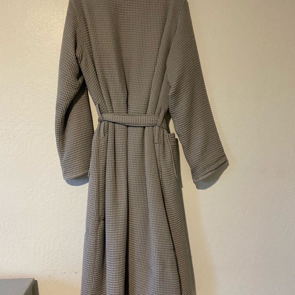 Gray Waffle Knit Robe - Picture 3 of 3